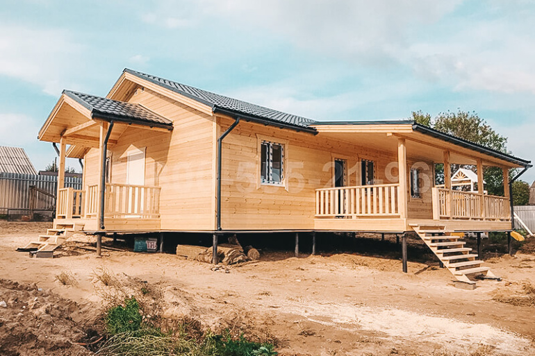 Одноэтажный каркасный дом «Омь» 13.8х11 м.