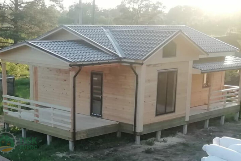 Дом из бруса «Безгодовка» 12х8 с террасой